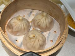 拆烩鱼肉蟹黄汤包-狮王府淮扬菜(万象城店)