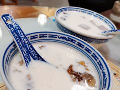 传统牛奶桃胶加香芋-双喜老铺(人民广场店)