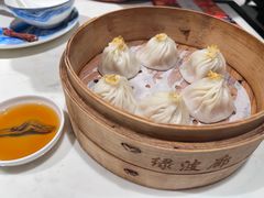 蟹粉小笼包-绿波廊(豫园店)