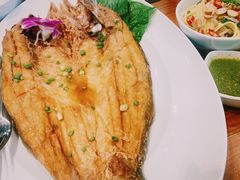 -Chom Cafe and Restaurant