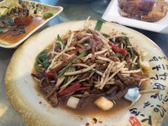 折耳根炒牛肉-张鲫鱼家常菜
