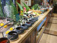 自助取餐区-大中华希尔顿酒店-念自助餐·嗨啤·小龙虾