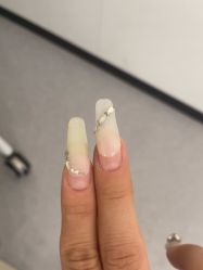 -丽心自助美甲美睫