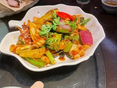 鲜鱿沙拉-大头虾越式风味餐厅(光明广场店)