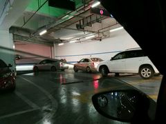 -虹桥天地-停车场