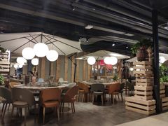 大堂-日进一片海.生腌海鲜火锅.宵夜烧烤(三里屯总店)