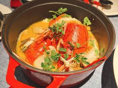 马赛海鲜锅-弦月窗LUNETTE BY AMANDA(复兴路店)