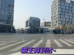 -龙湖虹桥天街-停车场