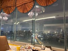 -荣誉国际酒店-云顶旋转餐厅