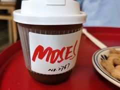 -Moses写字咖啡
