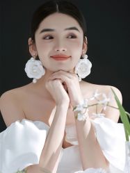 -雪中彩影婚纱摄影·微光艺术中心