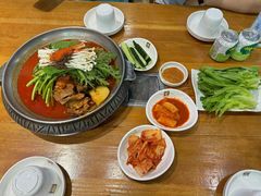 -喇喇排骨火锅·传统韩式脊骨汤(望京西园总店)