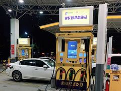 -冠德石油威程加油站