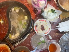 -赵美丽·重庆社区火锅·直营店(火车东站·中豪国际店)