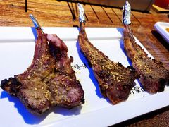 苏尼特金质烤羊排-三个蒙古大叔羊肉串(大宁店)