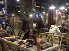 大堂-破瓦寒窑·地摊烤羊排