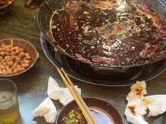 -黄潇洒老火锅(九眼桥宏济巷店)