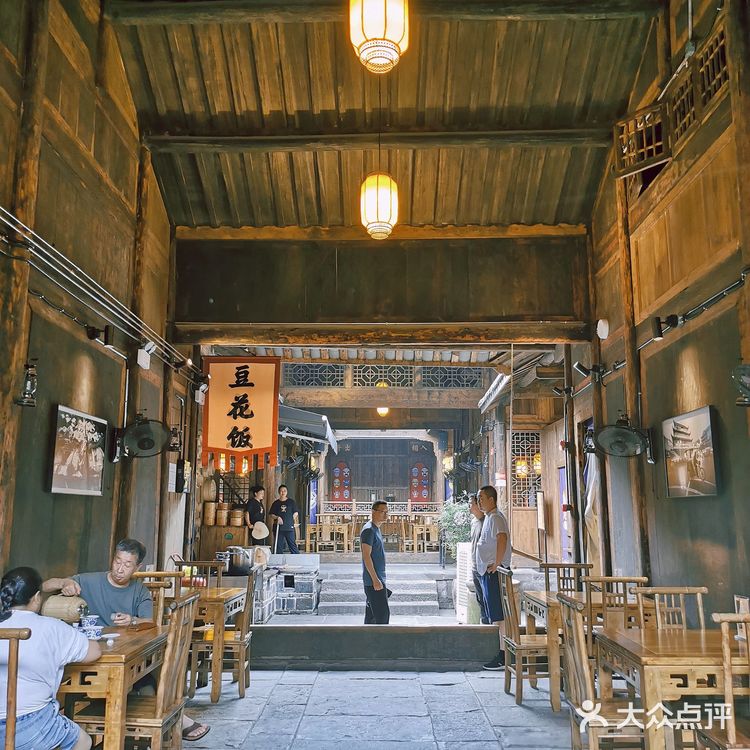 宜宾一日游 | 冠英古街，藏在市井巷陌中的宜宾记忆