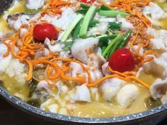 -山城外·非遗酸菜鱼(新都汇融店)