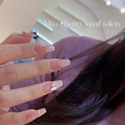 -花系美·美甲美睫精品店