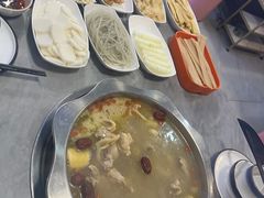 -光头药膳鸡(莱茵小镇店)