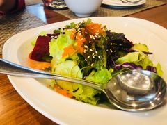 -Chom Cafe and Restaurant