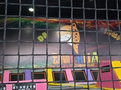-嘿哟动霸CHUA·新潮玩运动娱乐中心·蹦床滑冰团建乐园