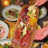 双子塔下的这家餐酒吧尊的美呆！！