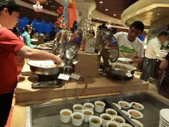 -荣誉国际酒店-云顶旋转餐厅