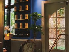 靠窗位-也枫·小黄楼(南山路旗舰店)