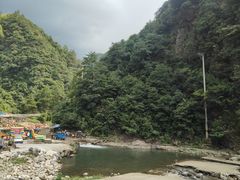 -安吉龙王山峡谷漂流