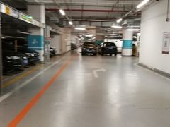 -虹桥天地-停车场