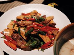 庾村小炒肉-莫干山郡安里度假酒店-桃尖中餐厅