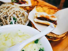 -河间正宗驴肉火烧(宾水西里店)