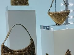 -PRADA普拉达(仁恒置地店)