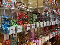 零售区-VENCHI 闻绮(上海佛罗伦萨小镇店)