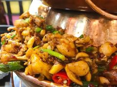 双层铁锅牛蛙-巴四老城区炭火蛙锅(张江店)