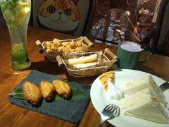 -more than meow吴止猫主题餐厅(承德 中船汇店)