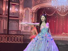 -金东尼人妖秀