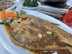 -丹水桥地锅鱼·翘嘴鲌·地方特色全鱼宴(丹江口大坝店)