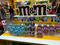 -m豆巧克力世界(上海世茂广场店)