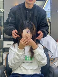 点击看大图 -藤野造型烫发染发