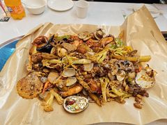 -老东镇啤酒屋海鲜加工·蒸汽海鲜·海鲜烧烤(台东店)