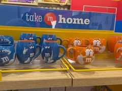 -m豆巧克力世界(上海世茂广场店)