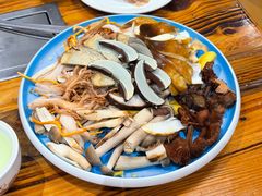 -菌之家·专业纯野生菌火锅·特色炒菌