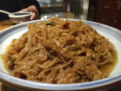 五花肉炒酸菜粉-95号酱骨·一块豆腐(展春园西路店)
