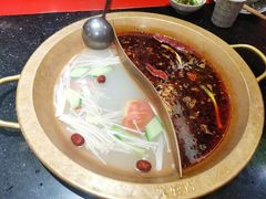 筒骨红白鸳鸯锅-九宫阁(南龙蟠街融创茂店)