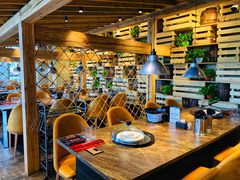 大堂-日进一片海.生腌海鲜火锅.宵夜烧烤(三里屯总店)