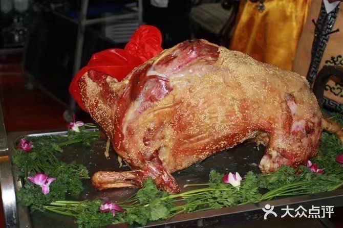 一路开车，大草原辽阔无边。[加油]