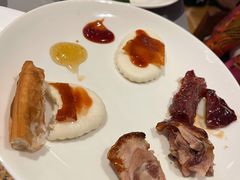 片皮乳猪-怡咖啡海鲜自助餐厅(浦东香格里拉店)